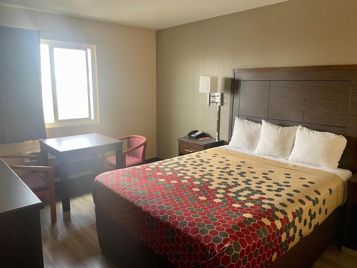 Econo Lodge Inn & Suites Corning Exteriör bild