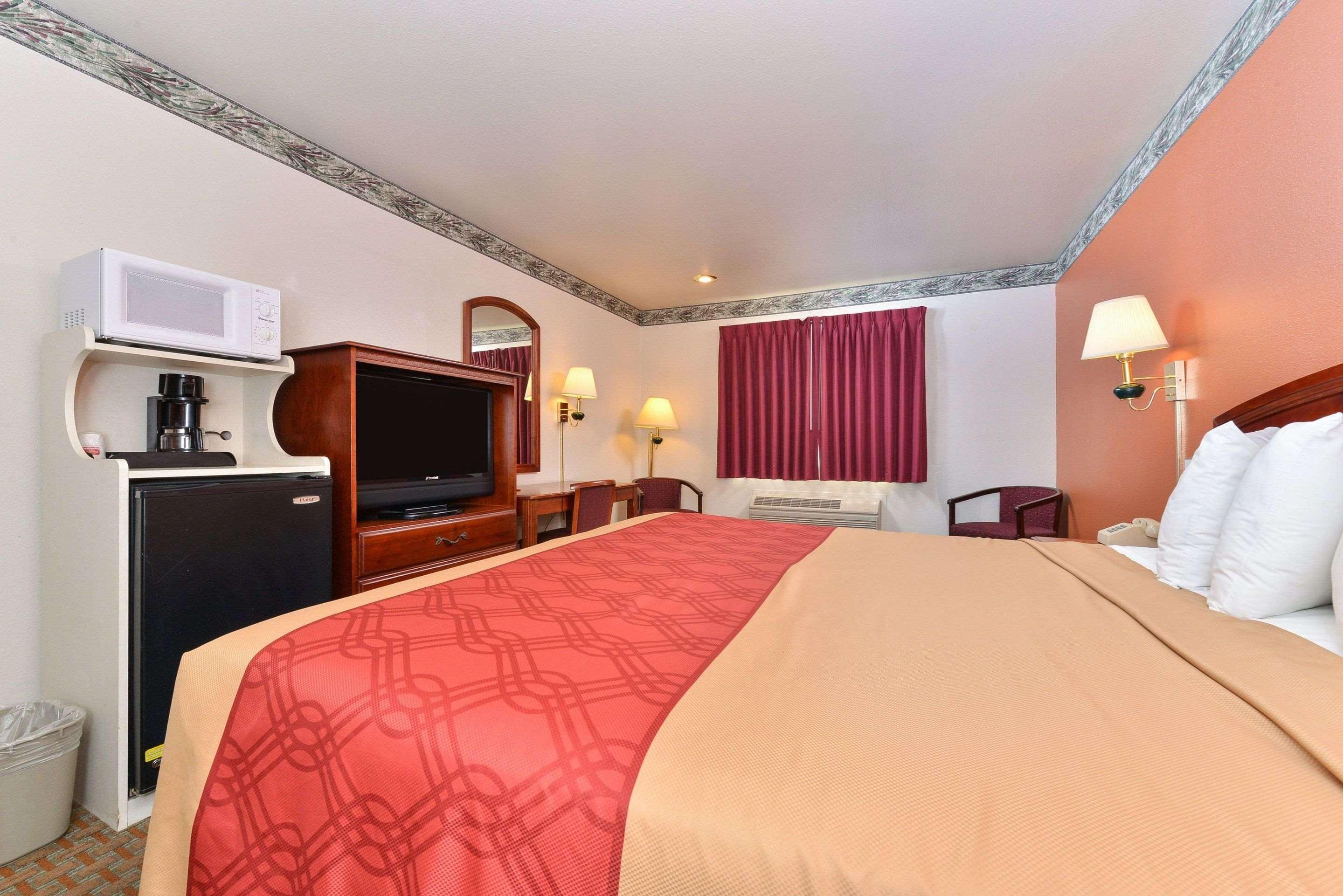 Econo Lodge Inn & Suites Corning Exteriör bild