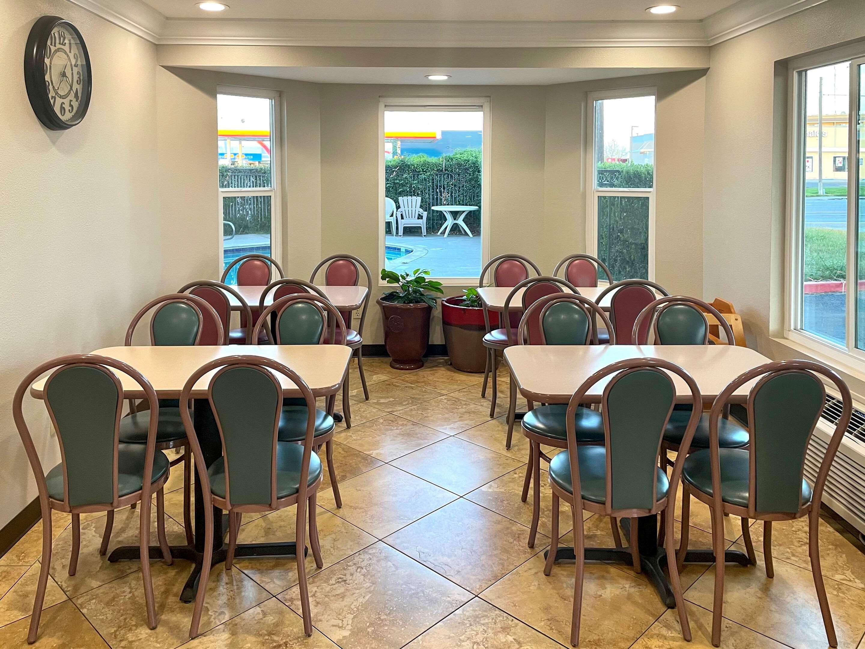 Econo Lodge Inn & Suites Corning Exteriör bild