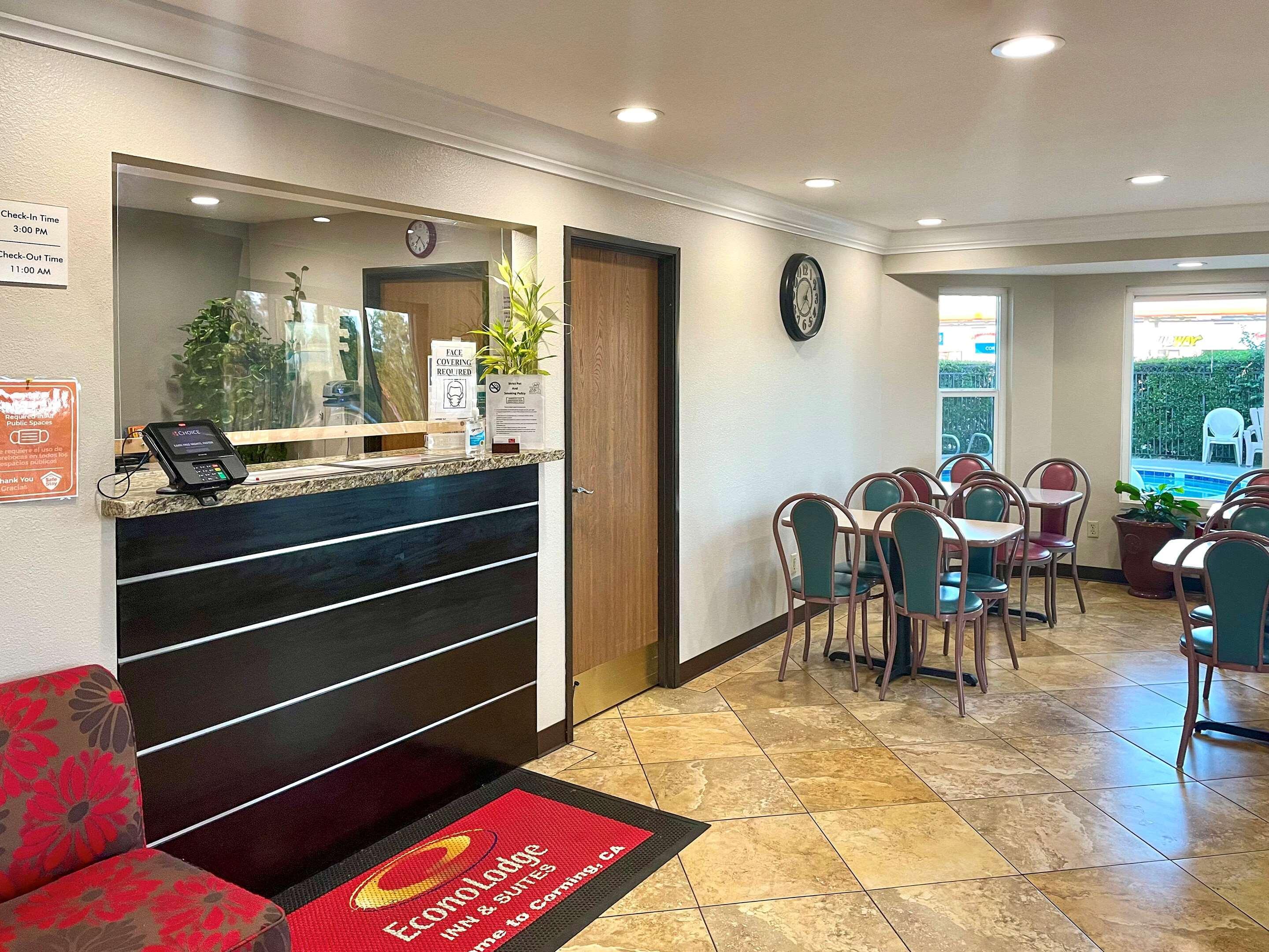 Econo Lodge Inn & Suites Corning Exteriör bild