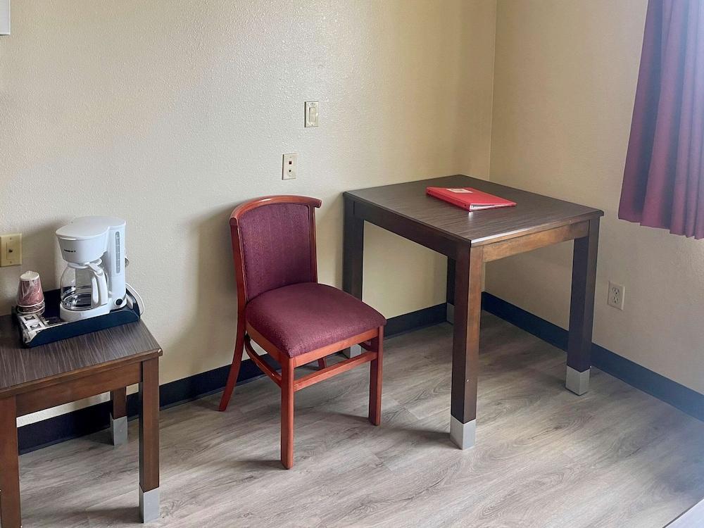 Econo Lodge Inn & Suites Corning Exteriör bild